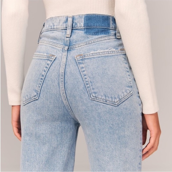 Abercrombie & Fitch 90s Straight Ultra High Rise Light With Criss Cross Waist - Picture 3 of 16